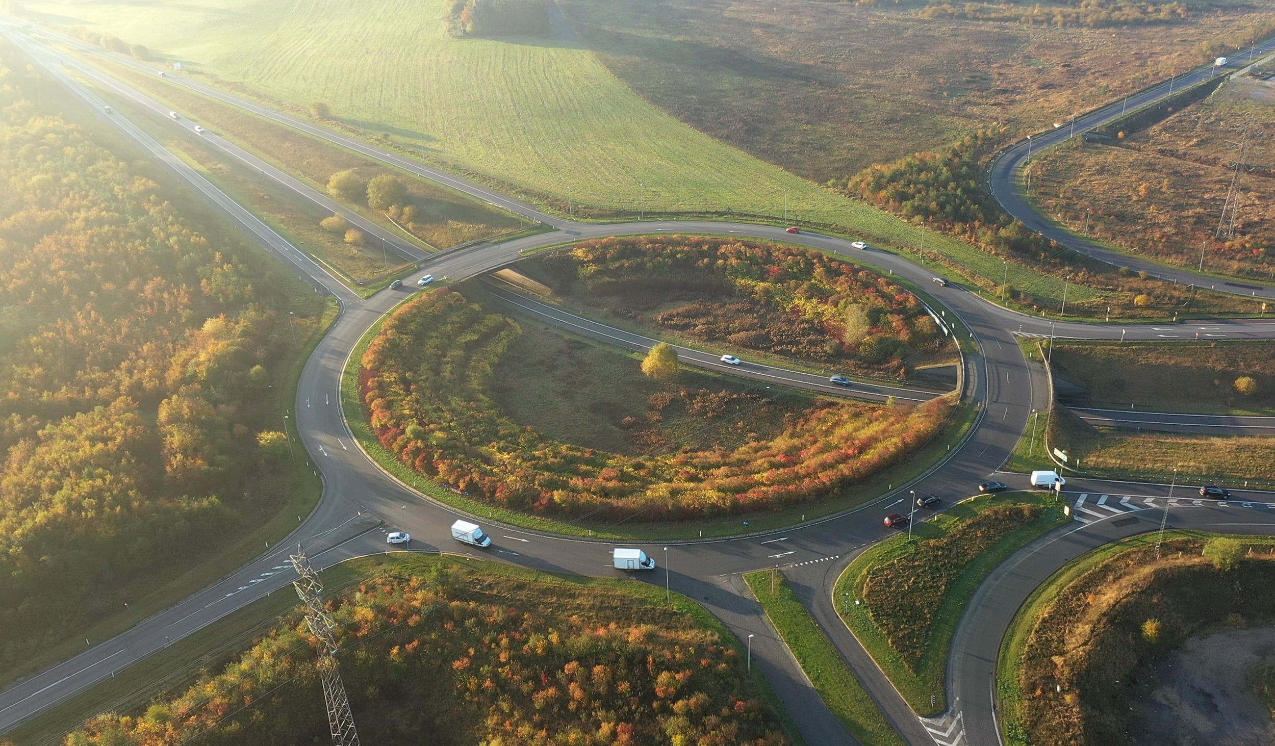 Luftfoto af infrastruktur rundkørsel med drone Luftfoto af infrastruktur rundkørsel med drone